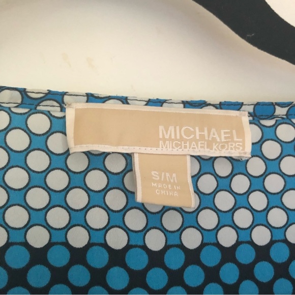 Michael Kors Light-weight Geometric Flowy blouse - Picture 8 of 10